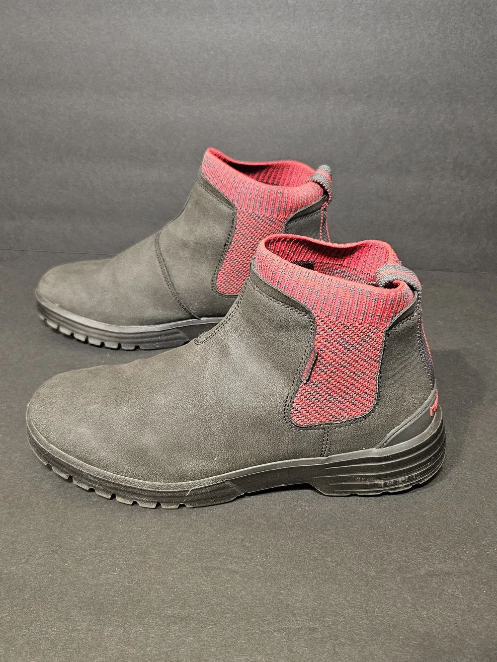 hey dude Kids  Slip-On BOOT in Black & Red
